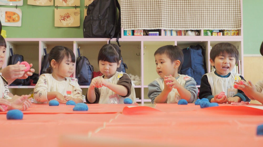 《学びあいと協力 》